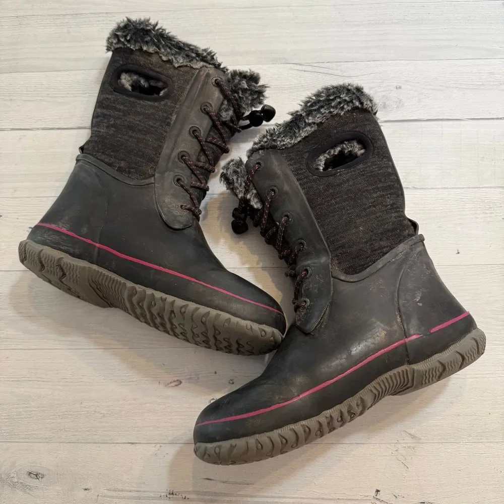 Bogs‎ girls black faux fur lined boots size 4